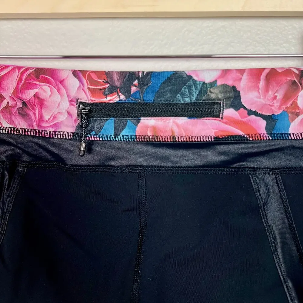 Lululemon Chase‎ Me Crop in Secret Garden Size 6